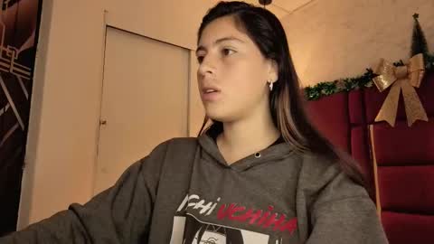 Snapshot of moon_winy chatting on 12-04-25, 11:19 Winy online show from 12-04-25, 11:19