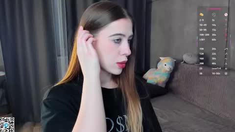 Snapshot of mooncutie_girl chatting on 11-22-25, 03:22 Sophia online show from 11-22-25, 03:22