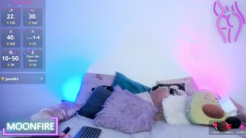 Snapshot of moonfiredance chatting on 12-11-24, 05:21 Nicky  online show from 12-11-24, 05:21