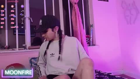 Snapshot of moonfiredance chatting on 03-05-25, 05:50 Nicky  online show from 03-05-25, 05:50