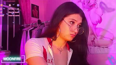 Snapshot of moonfiredance chatting on 10-02-25, 06:31 Nicky  online show from 10-02-25, 06:31