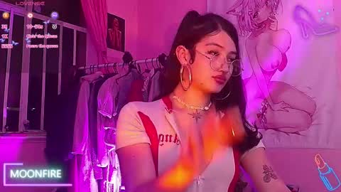 Snapshot of moonfiredance chatting on 10-03-25, 02:19 Nicky  online show from 10-03-25, 02:19