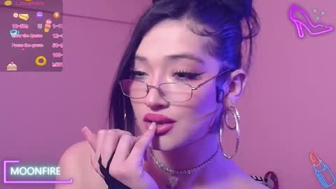 Snapshot of moonfiredance chatting on 11-20-25, 09:36 Nicky online show from 11-20-25, 09:36