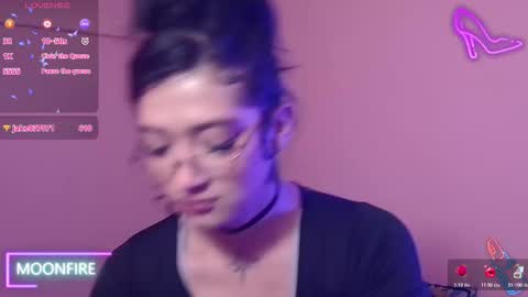 Snapshot of moonfiredance chatting on 11-21-25, 10:47 Nicky online show from 11-21-25, 10:47