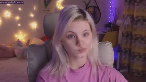 Snapshot of moonlight_mia chatting on 12-24-24, 05:02 Mia online show from 12-24-24, 05:02