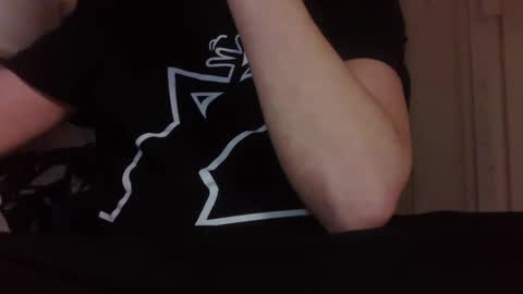 Snapshot of moonlines chatting on 01-01-25, 06:58 BouncyBoner online show from 01-01-25, 06:58