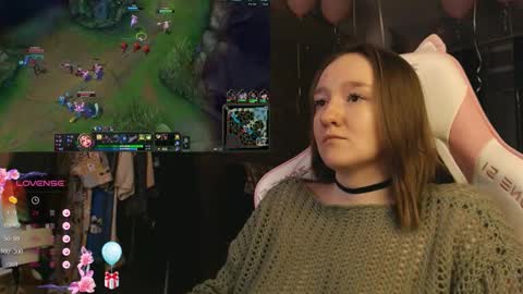 Snapshot of moonlish_siren chatting on 01-10-26, 10:03 Katrin online show from 01-10-26, 10:03