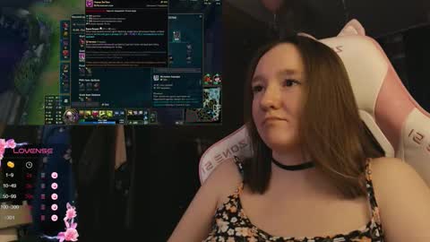 Snapshot of moonlish_siren chatting on 01-12-26, 09:42 Katrin online show from 01-12-26, 09:42