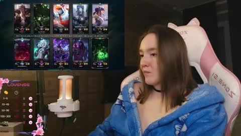 Snapshot of moonlish_siren chatting on 02-05-26, 10:47 Katrin online show from 02-05-26, 10:47