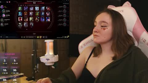 Snapshot of moonlish_siren chatting on 02-14-26, 09:44 Katrin online show from 02-14-26, 09:44