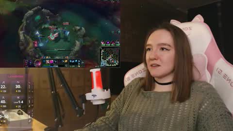 Snapshot of moonlish_siren chatting on 02-26-26, 10:20 Katrin online show from 02-26-26, 10:20