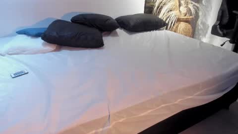 Snapshot of moonlover_2 chatting on 10-13-25, 03:39 Kitty online show from 10-13-25, 03:39