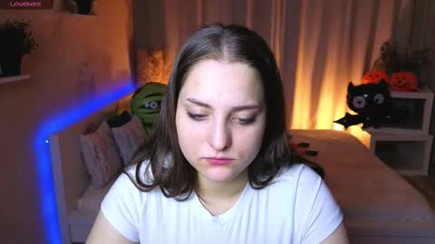 Lina online show from 10-20-25, 03:40