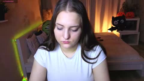 Lina online show from 10-22-25, 02:34