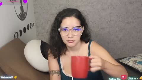 Moon Woman online show from 01-30-25, 09:04