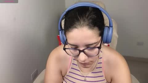 Moon Woman online show from 12-20-25, 04:52