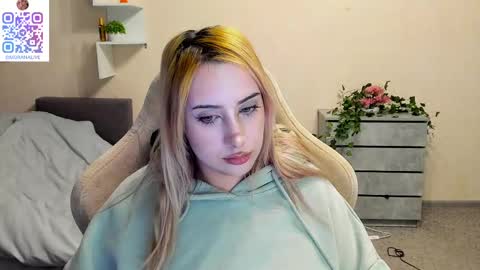 Snapshot of moranakit chatting on 02-12-25, 03:49 Morana Mayer online show from 02-12-25, 03:49