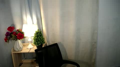 Snapshot of morenagirlxx chatting on 11-11-25, 05:51 morenagirlxx online show from 11-11-25, 05:51