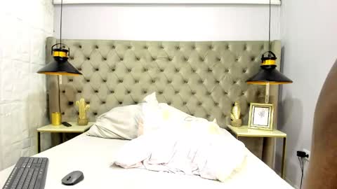 Mmorenito online show from 10-28-25, 07:16