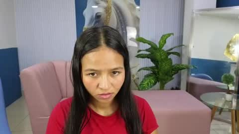 Snapshot of morenna_mia chatting on 04-15-26, 11:28 morenna_mia online show from 04-15-26, 11:28