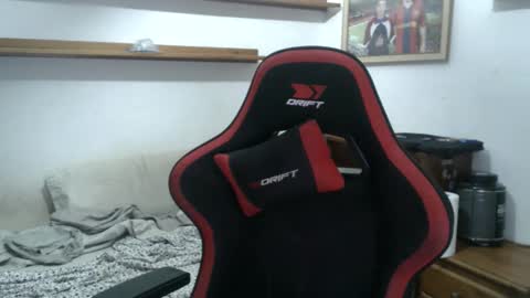 Snapshot of morenoch19 chatting on 11-02-25, 03:03 alejo online show from 11-02-25, 03:03