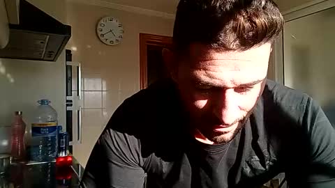 Snapshot of morfeo6 chatting on 11-26-25, 09:21 morfeo6 online show from 11-26-25, 09:21