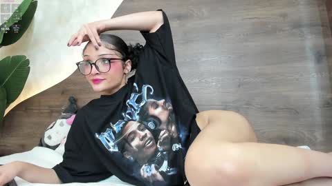 Snapshot of morgan_hill_ chatting on 01-15-25, 05:58 Morgan online show from 01-15-25, 05:58