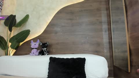 Snapshot of morgan_hill_ chatting on 02-04-25, 05:45 Morgan online show from 02-04-25, 05:45