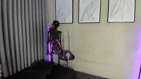 Snapshot of morgan_hill_ chatting on 10-16-25, 12:06 Morgan online show from 10-16-25, 12:06