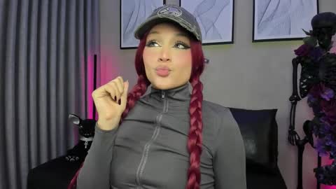 Snapshot of morgan_hill_ chatting on 10-19-25, 11:55 Morgan online show from 10-19-25, 11:55