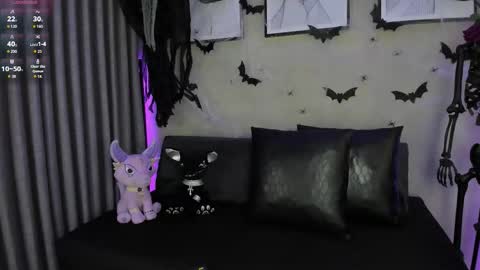 Snapshot of morgan_hill_ chatting on 11-06-25, 11:55 Morgan online show from 11-06-25, 11:55