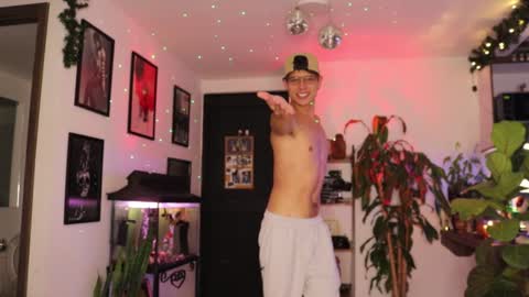   online show from 01-21-25, 03:48