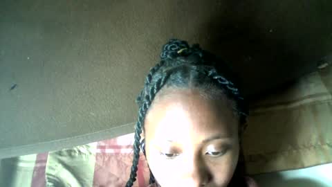 Snapshot of morgane_69 chatting on 06-27-26, 06:35 morgane_69 online show from 06-27-26, 06:35