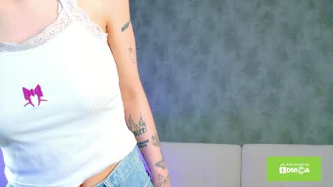 Emilia online show from 04-26-26, 03:15