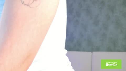 Emilia online show from 04-27-26, 03:37