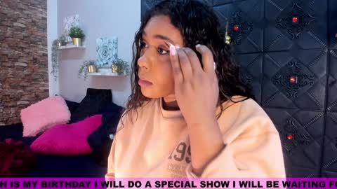 Snapshot of morochaa_fire chatting on 12-25-24, 11:11 Morocha  online show from 12-25-24, 11:11