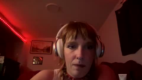 Snapshot of morrigan_danu chatting on 10-19-25, 06:14 morrigan_danu online show from 10-19-25, 06:14