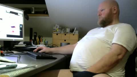 Snapshot of mossler chatting on 12-25-24, 05:05 Martin online show from 12-25-24, 05:05