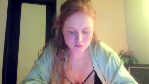 Snapshot of moviestar_ chatting on 01-06-25, 12:37 Eva online show from 01-06-25, 12:37