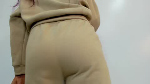 moxa hot online show from 12-31-24, 01:41