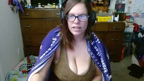 Mr and Mrs Dragon online show from 01-23-25, 05:42