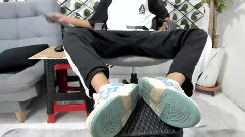 Snapshot of mr_cashjean chatting on 01-15-25, 03:22 controlljean online show from 01-15-25, 03:22