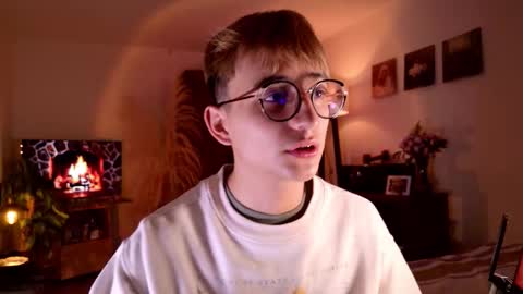 Mr Evans online show from 10-13-25, 04:07