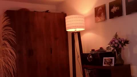 Mr Evans online show from 10-15-25, 02:39