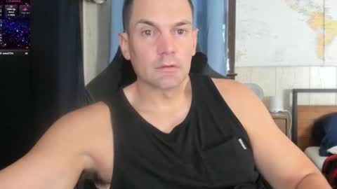 Snapshot of mr_mac69 chatting on 10-13-25, 05:02 Cam online show from 10-13-25, 05:02