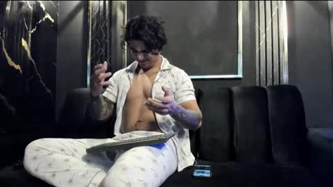 Snapshot of mr_maximo chatting on 09-16-25, 05:08 mr_maximo online show from 09-16-25, 05:08
