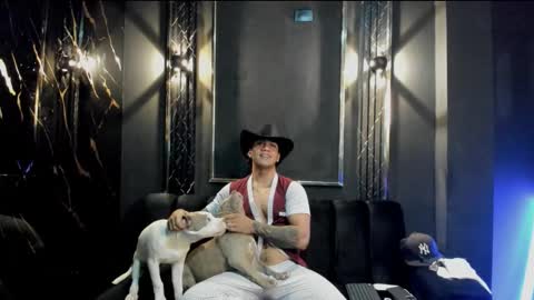 Snapshot of mr_maximo chatting on 10-11-25, 02:00 mr_maximo online show from 10-11-25, 02:00