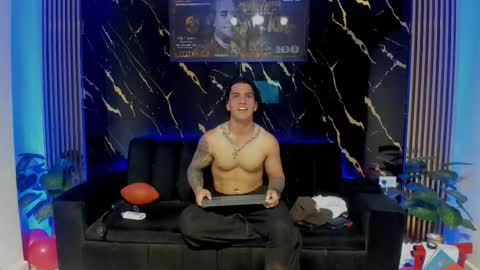 mr_maximo online show from 02-15-26, 07:51