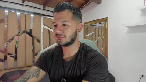 MIKEE online show from 01-12-25, 03:07