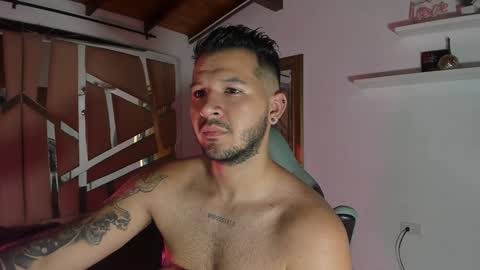 MIKEE online show from 01-15-25, 03:11